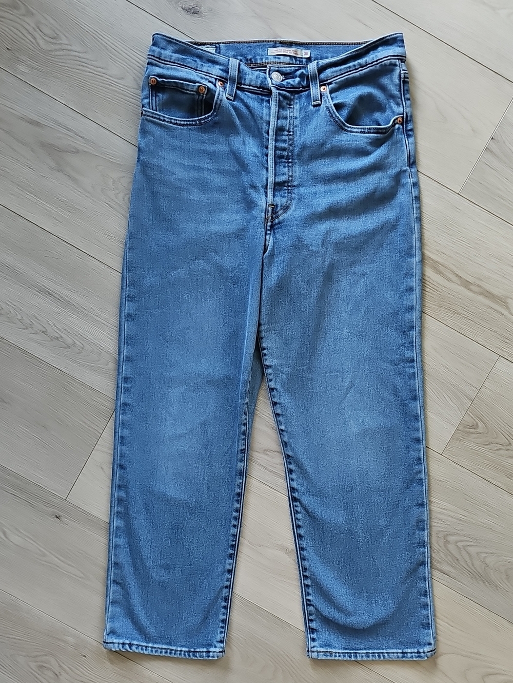 Levi's Premium High Rise Ribcage Straight Ankle, Size 30